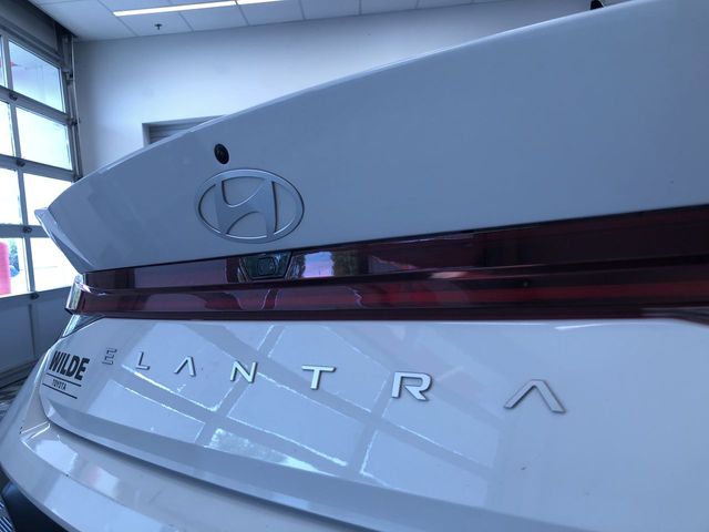 Thumbnail: 2025 Hyundai Elantra - 25