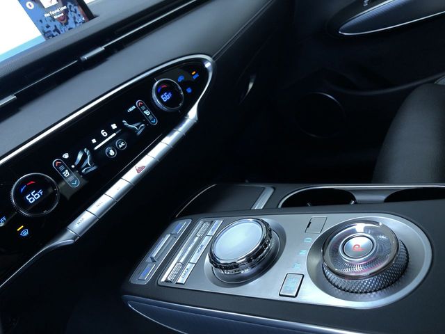 Thumbnail: 2023 Genesis GV70 - 13