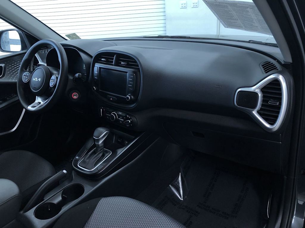 2024 Kia Soul LX 9