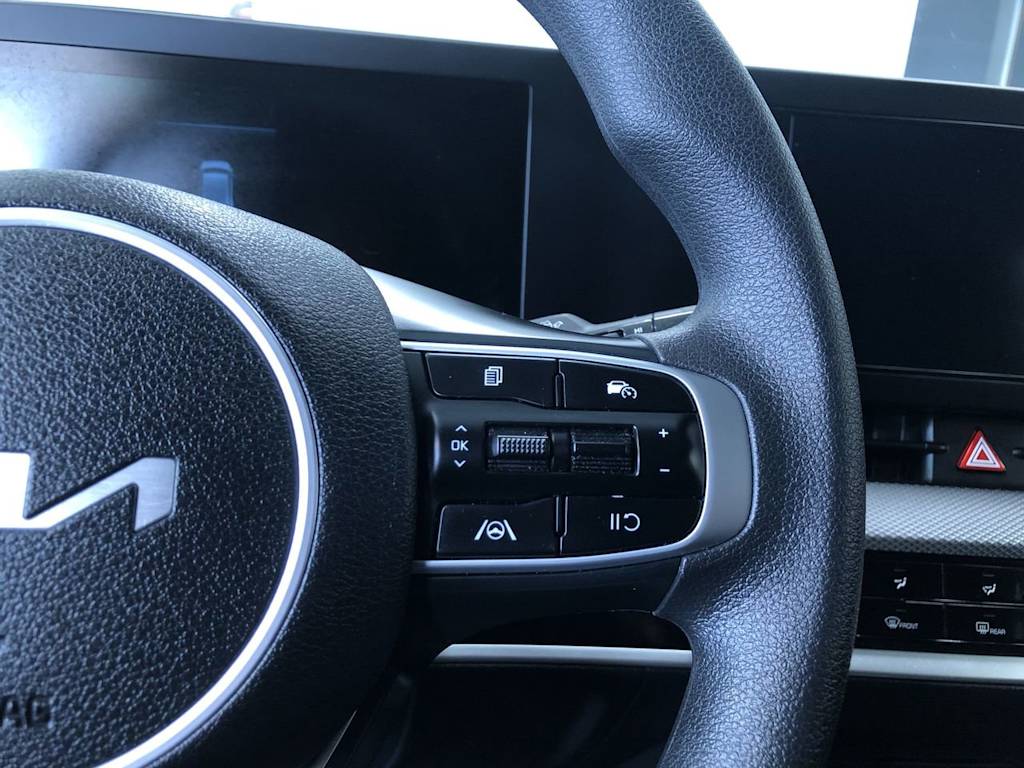 2024 Kia Sportage LX 32