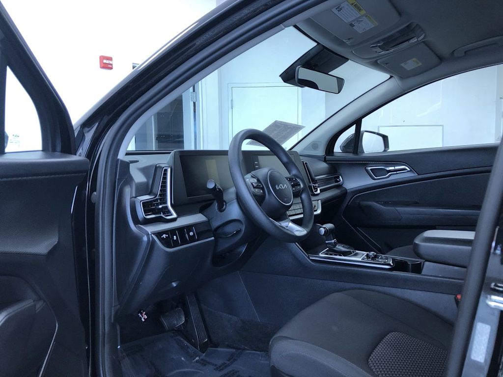 2024 Kia Sportage LX 2