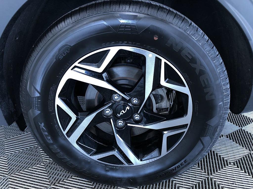 2024 Kia Sportage LX 8