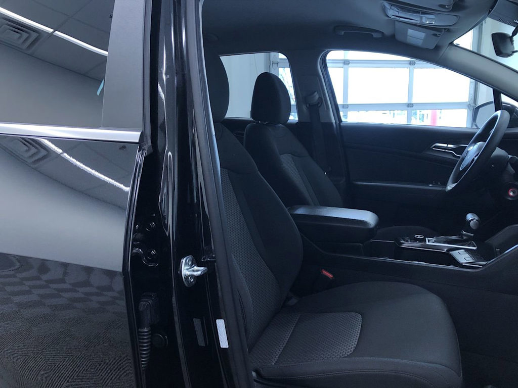 2024 Kia Sportage LX 11
