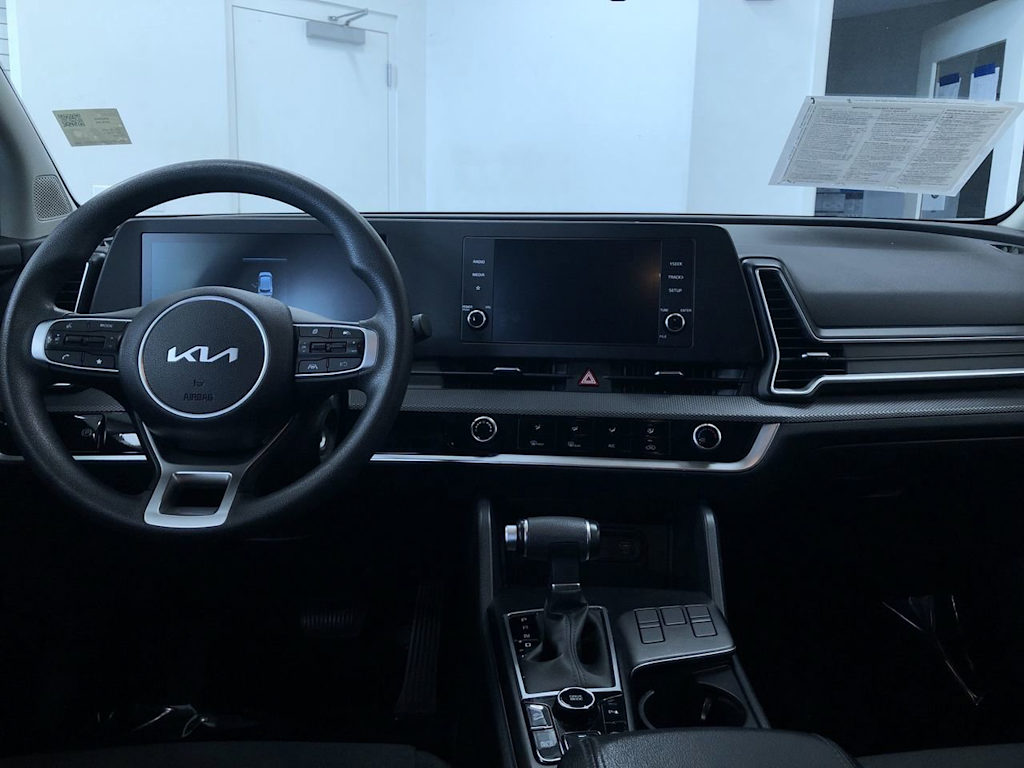 2024 Kia Sportage LX 2