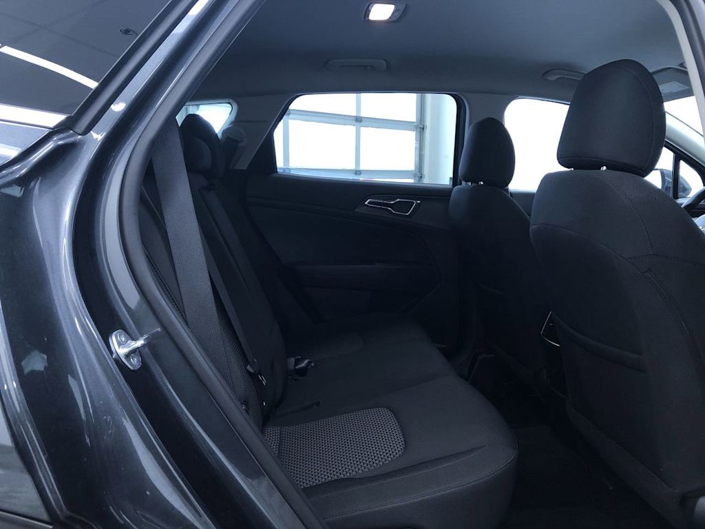 2024 Kia Sportage LX 27