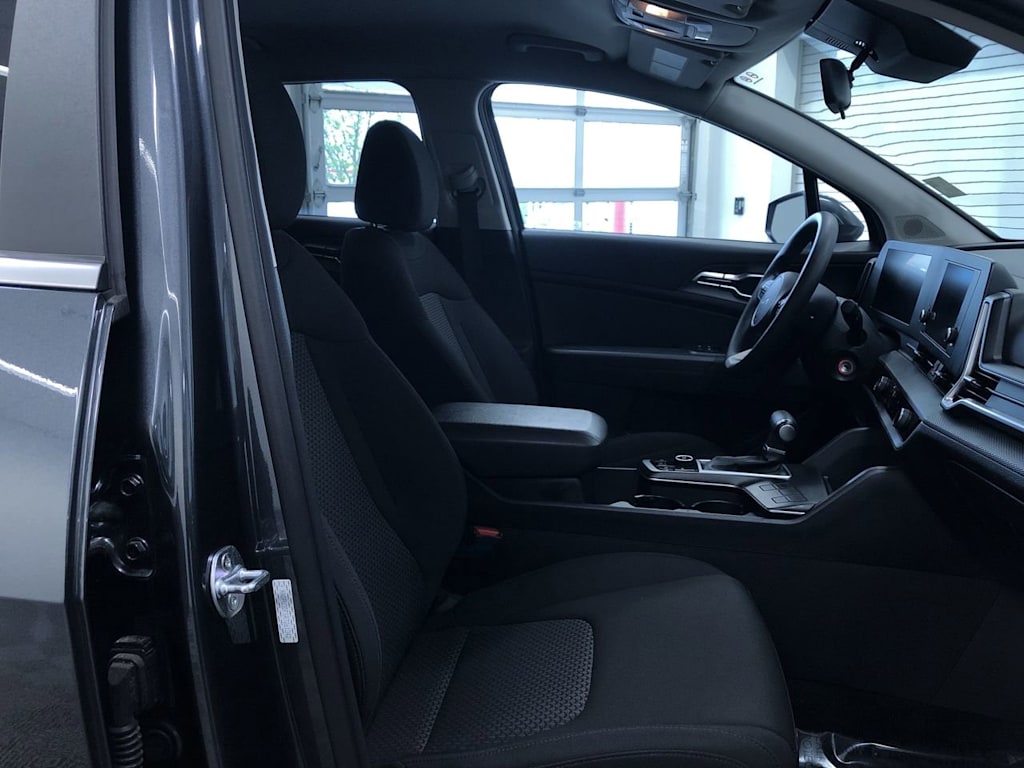 2024 Kia Sportage LX 28