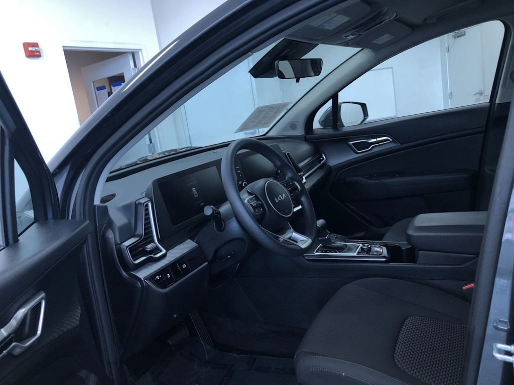 2024 Kia Sportage LX 2
