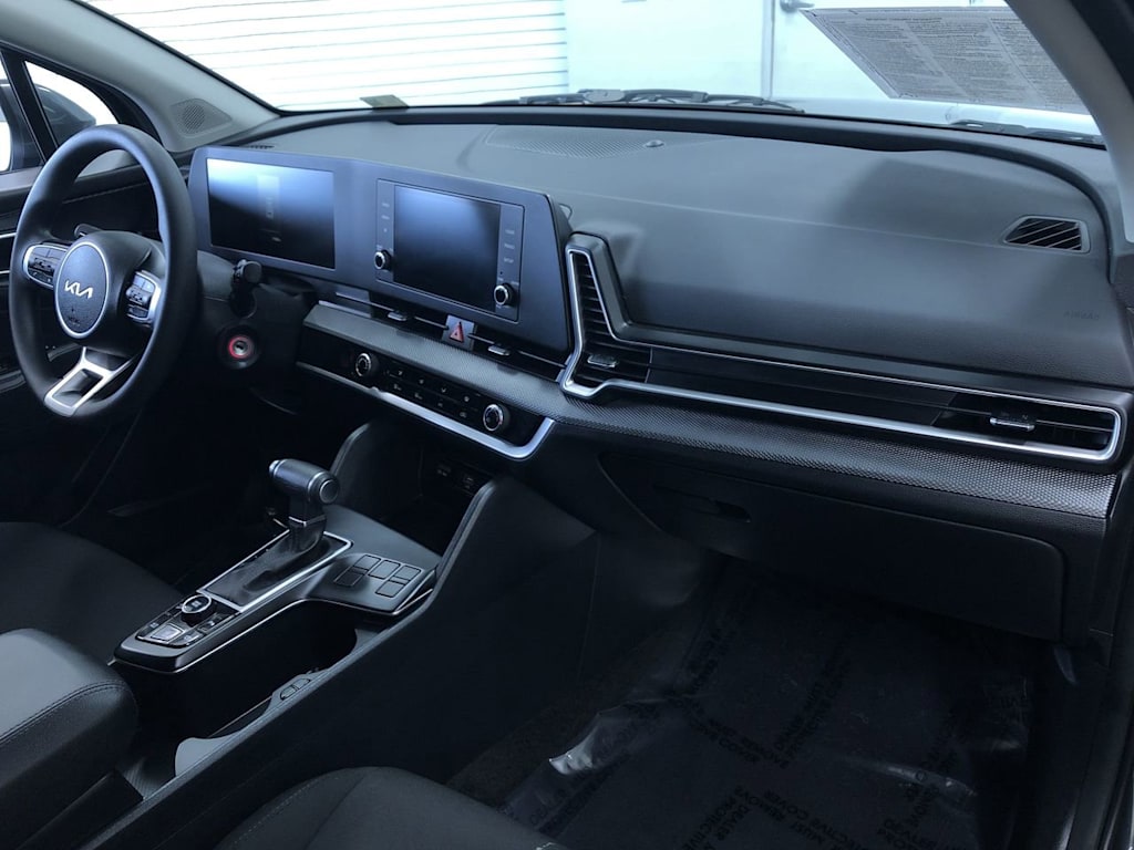 2024 Kia Sportage LX 12