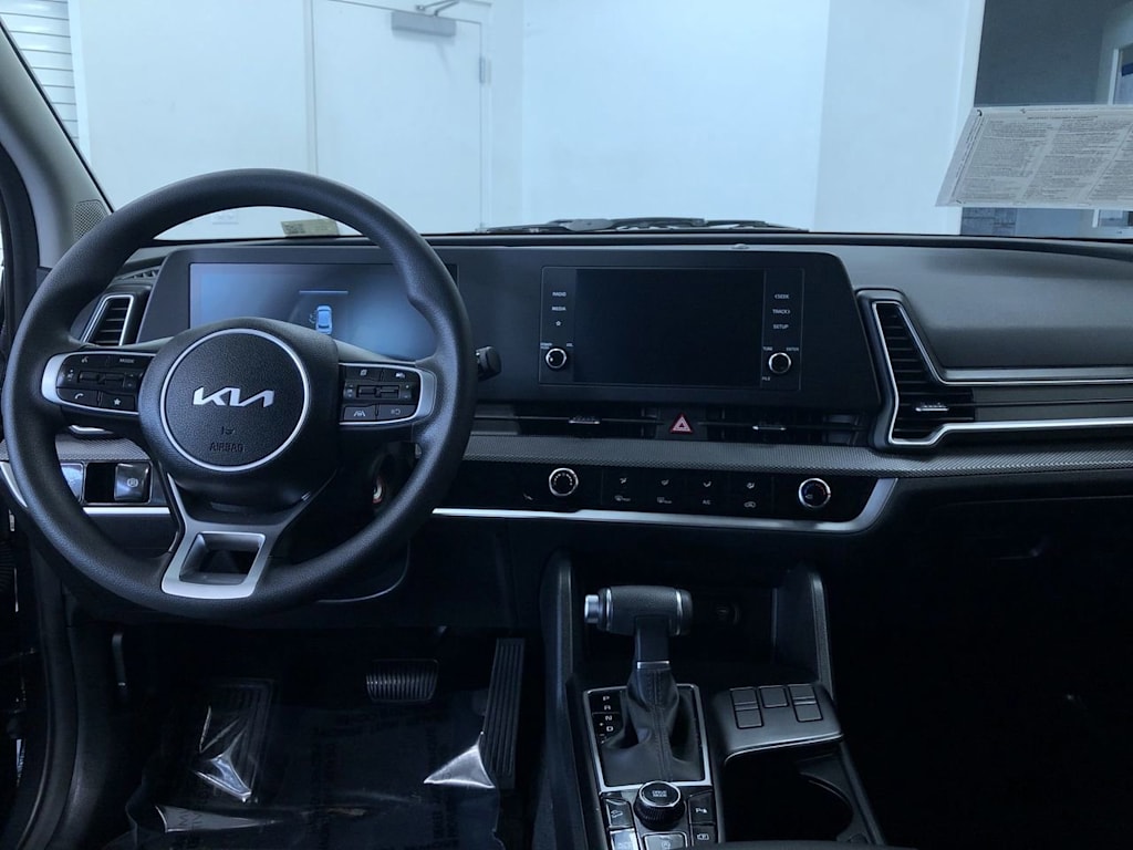 2024 Kia Sportage LX 8