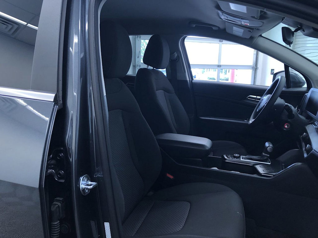 2024 Kia Sportage LX 10