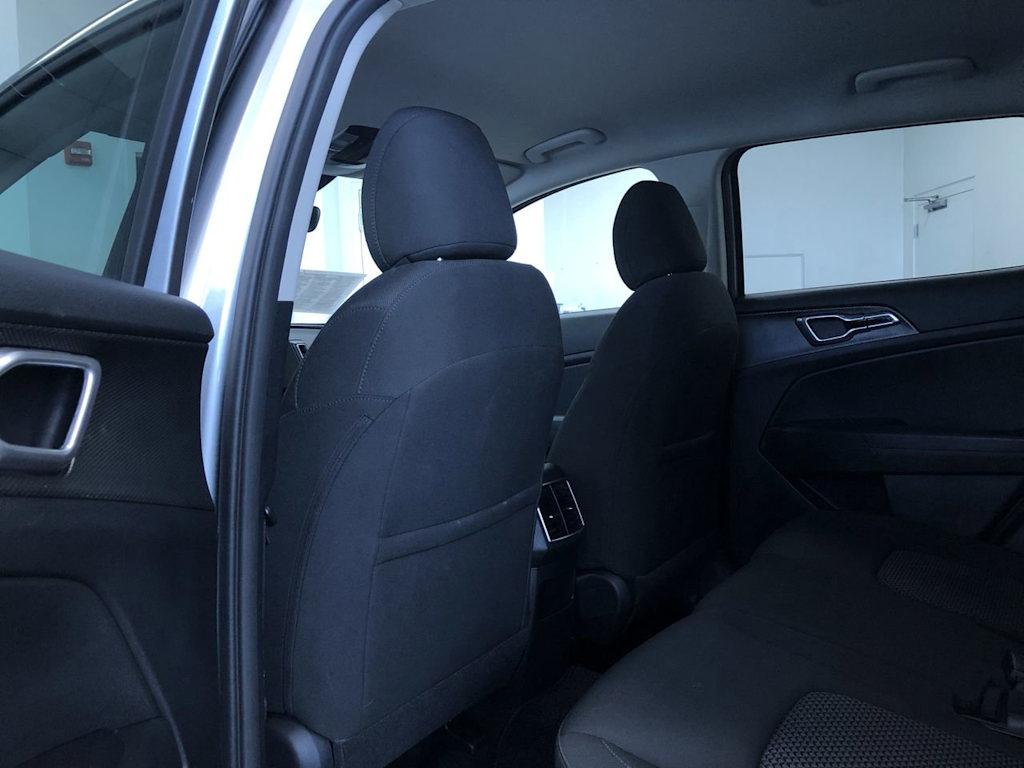 2024 Kia Sportage LX 12