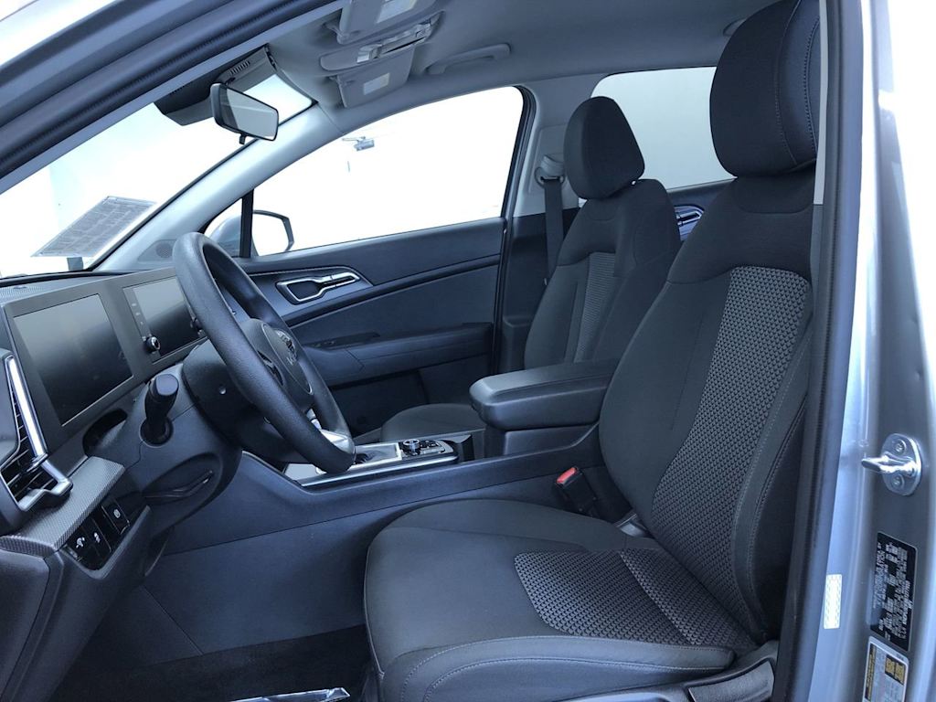 2024 Kia Sportage LX 11