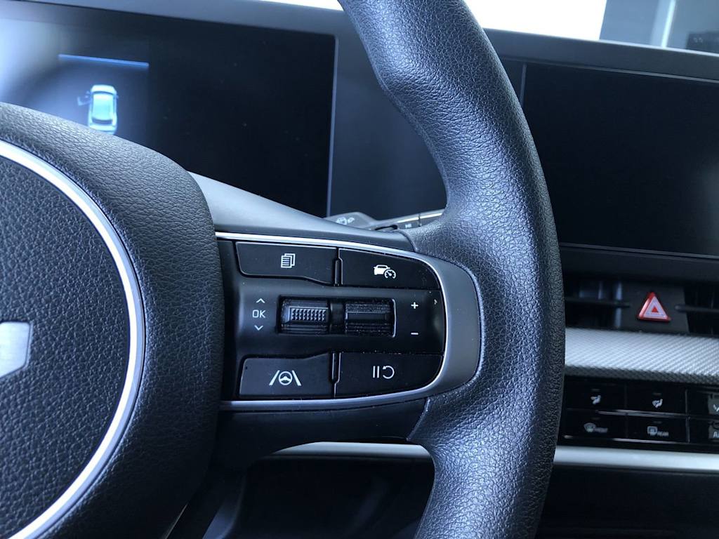 2024 Kia Sportage LX 32