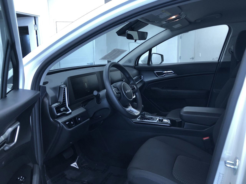 2024 Kia Sportage LX 2