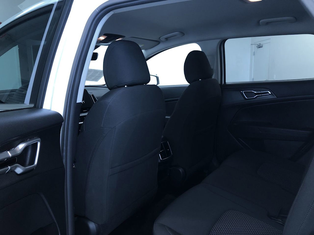 2024 Kia Sportage LX 11