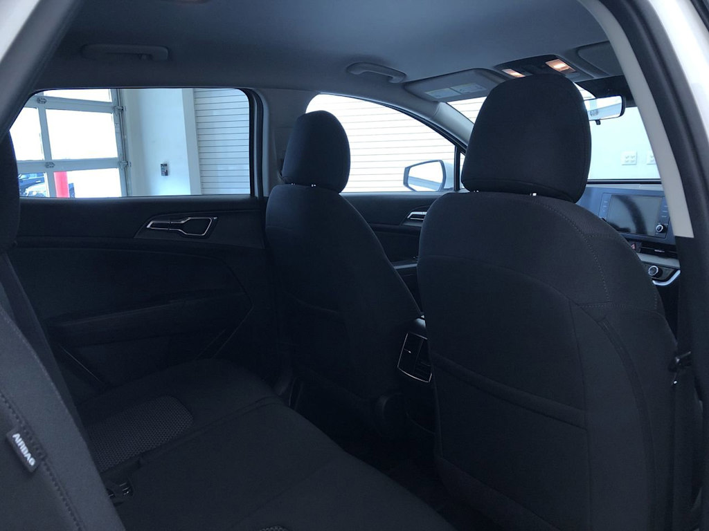 2024 Kia Sportage LX 29