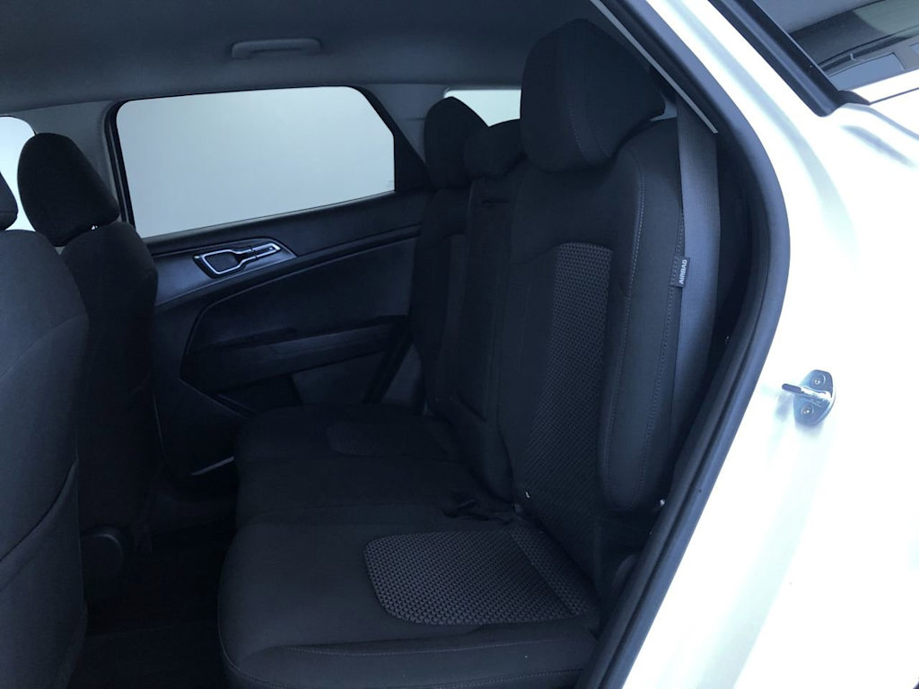 2024 Kia Sportage LX 27