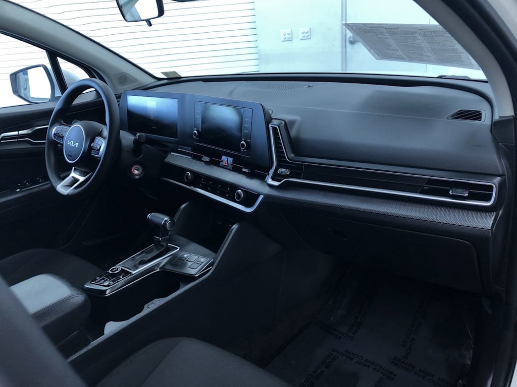 2024 Kia Sportage LX 12