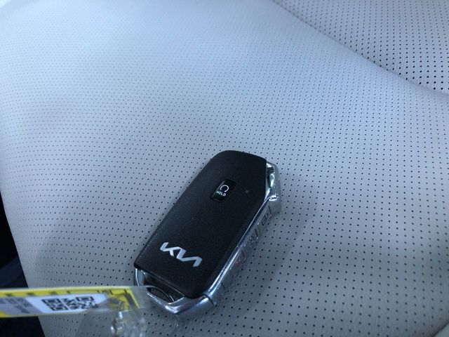Thumbnail: 2023 Kia Sportage - 17