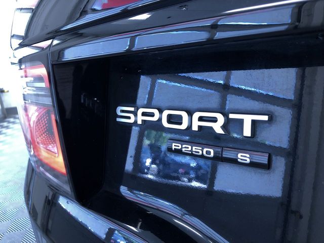 Thumbnail: 2020 Land Rover Discovery Sport - 7