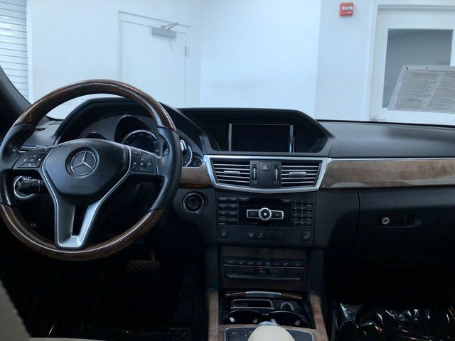 Thumbnail: 2012 Mercedes-Benz E-Class - 9