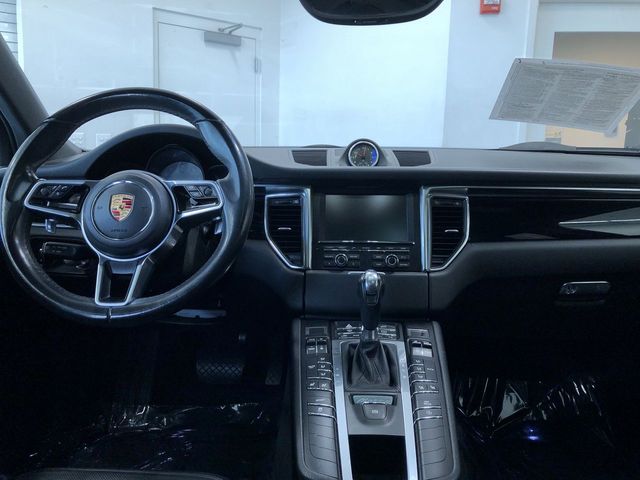 Thumbnail: 2015 Porsche Macan - 8