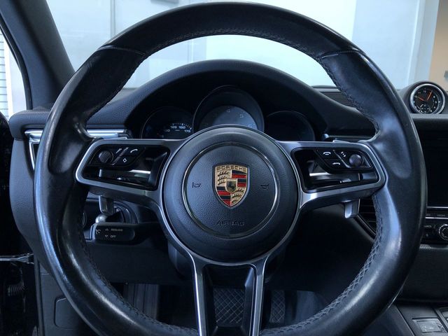 Thumbnail: 2015 Porsche Macan - 13