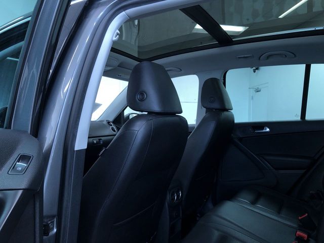 Thumbnail: 2017 Volkswagen Tiguan - 11