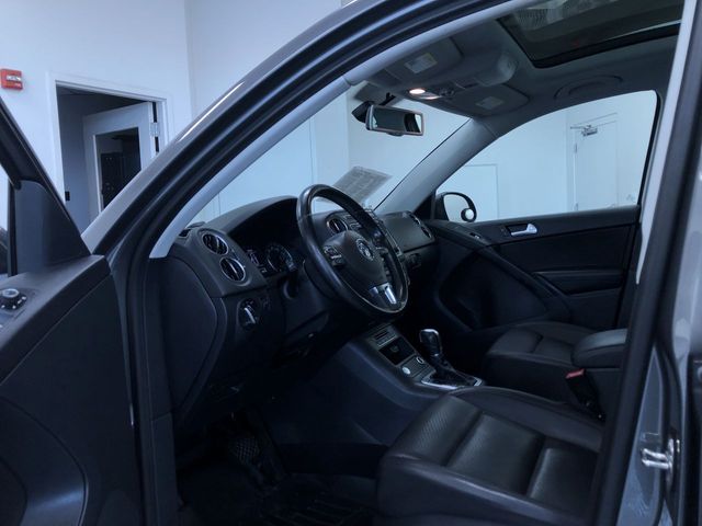 Thumbnail: 2017 Volkswagen Tiguan - 2