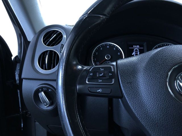 Thumbnail: 2017 Volkswagen Tiguan - 30