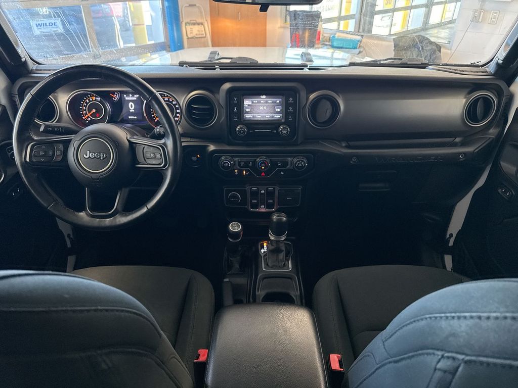 Thumbnail: 2019 Jeep Wrangler - 10