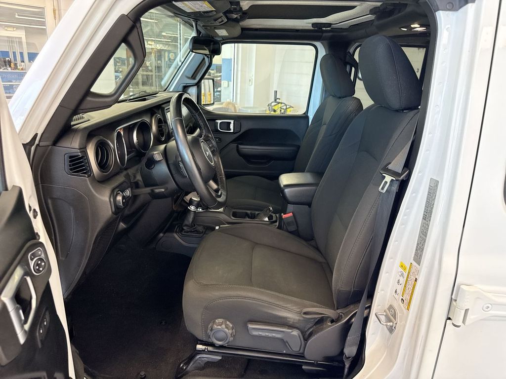 Thumbnail: 2019 Jeep Wrangler - 11