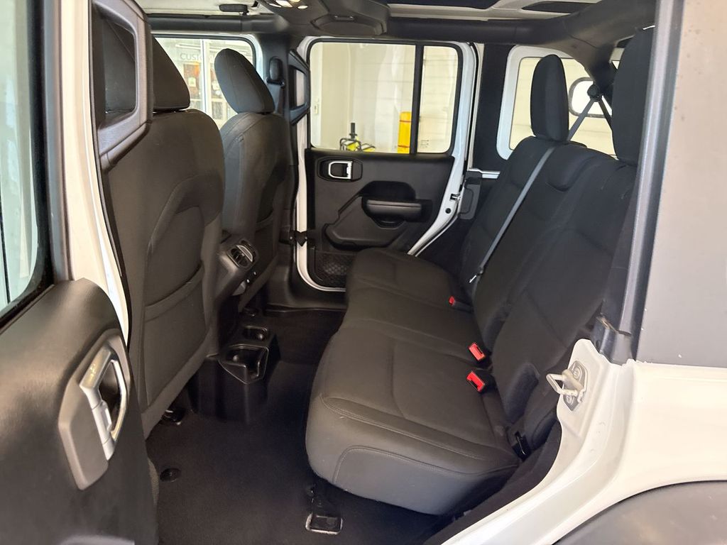 Thumbnail: 2019 Jeep Wrangler - 26