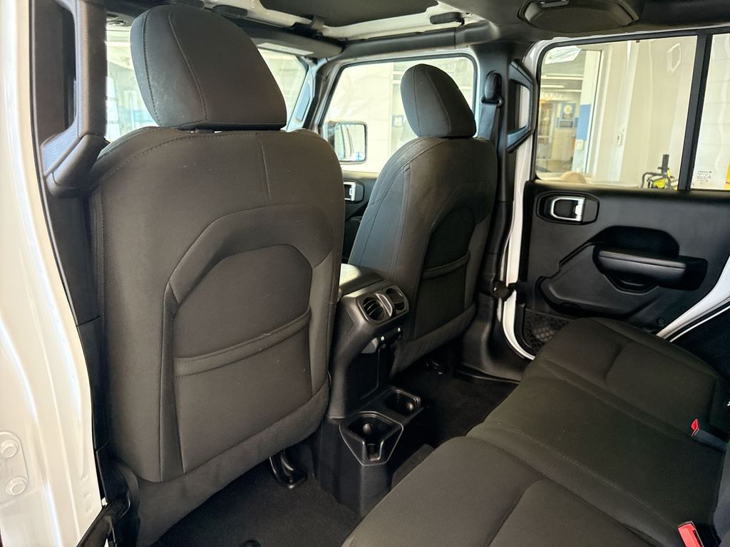 Thumbnail: 2019 Jeep Wrangler - 13