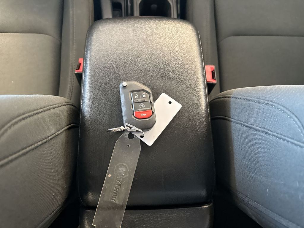 Thumbnail: 2019 Jeep Wrangler - 35