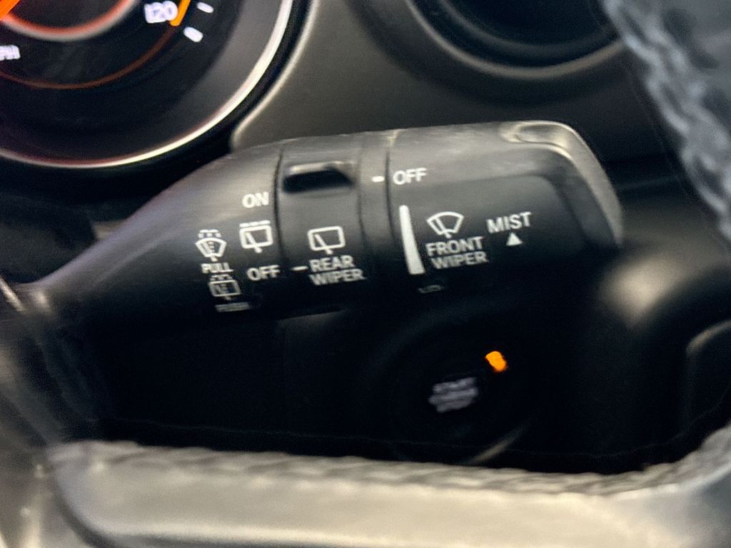 Thumbnail: 2019 Jeep Wrangler - 30