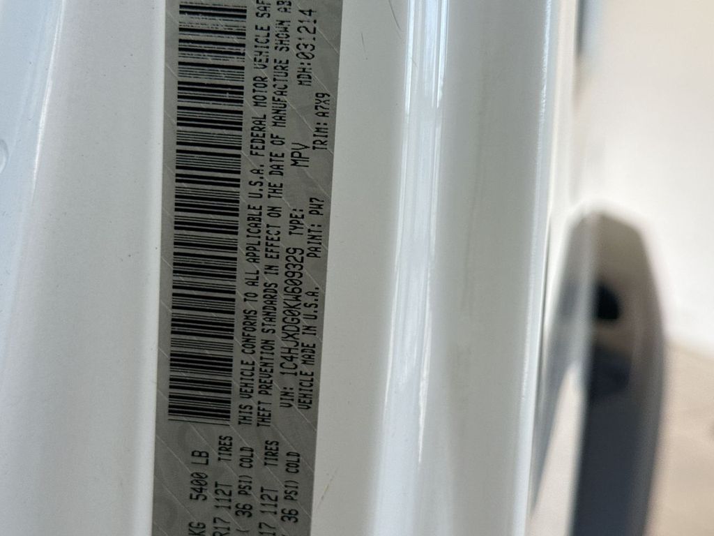 Thumbnail: 2019 Jeep Wrangler - 20