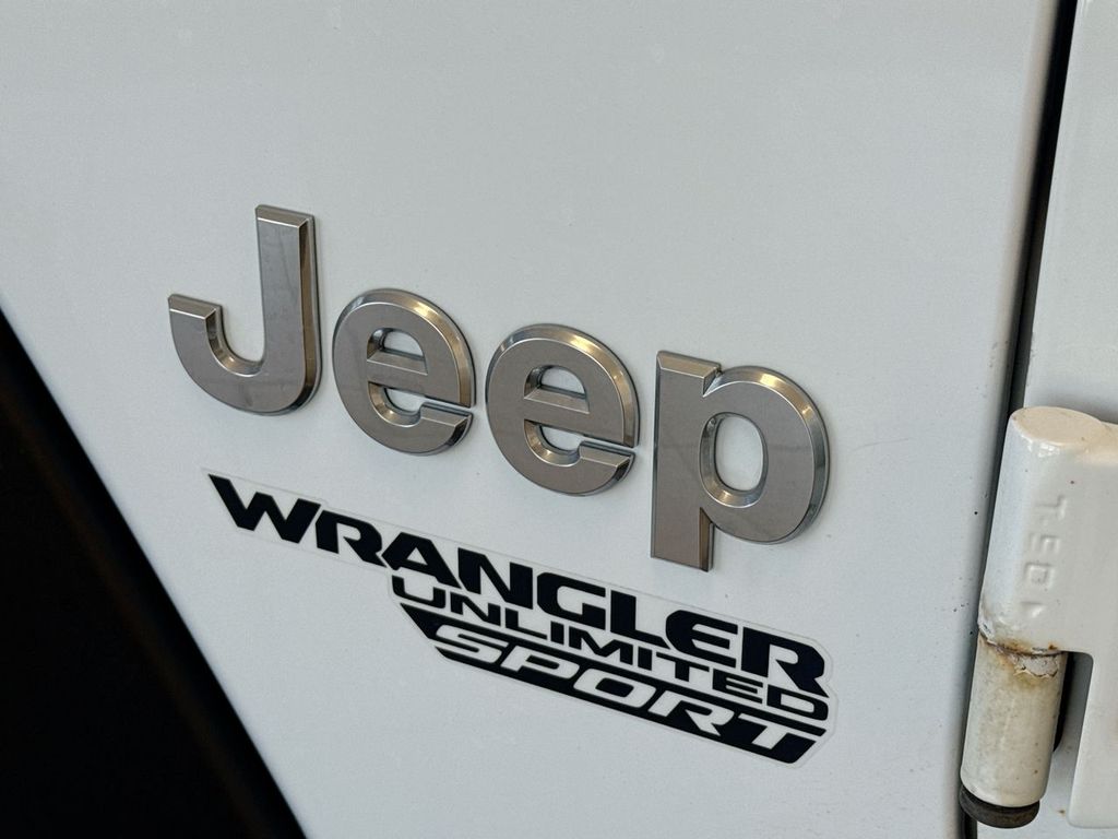 Thumbnail: 2019 Jeep Wrangler - 7
