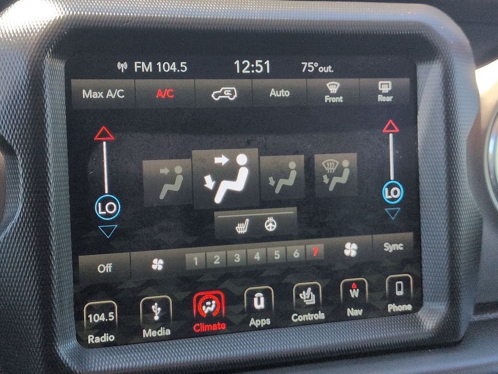 Thumbnail: 2019 Jeep Wrangler - 33