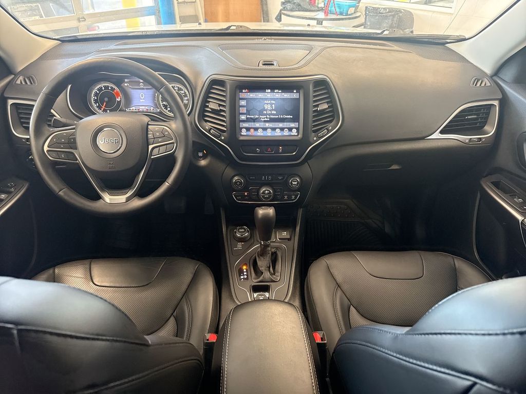 Thumbnail: 2021 Jeep Cherokee - 10