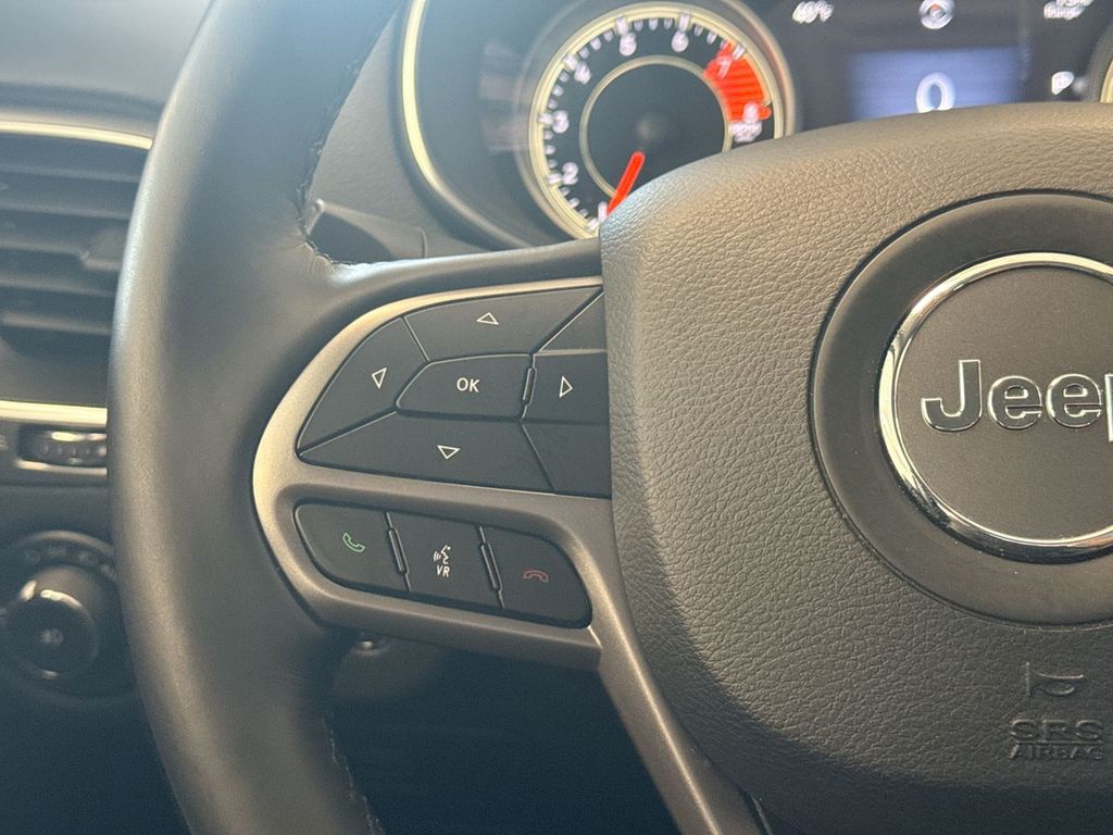 Thumbnail: 2021 Jeep Cherokee - 31