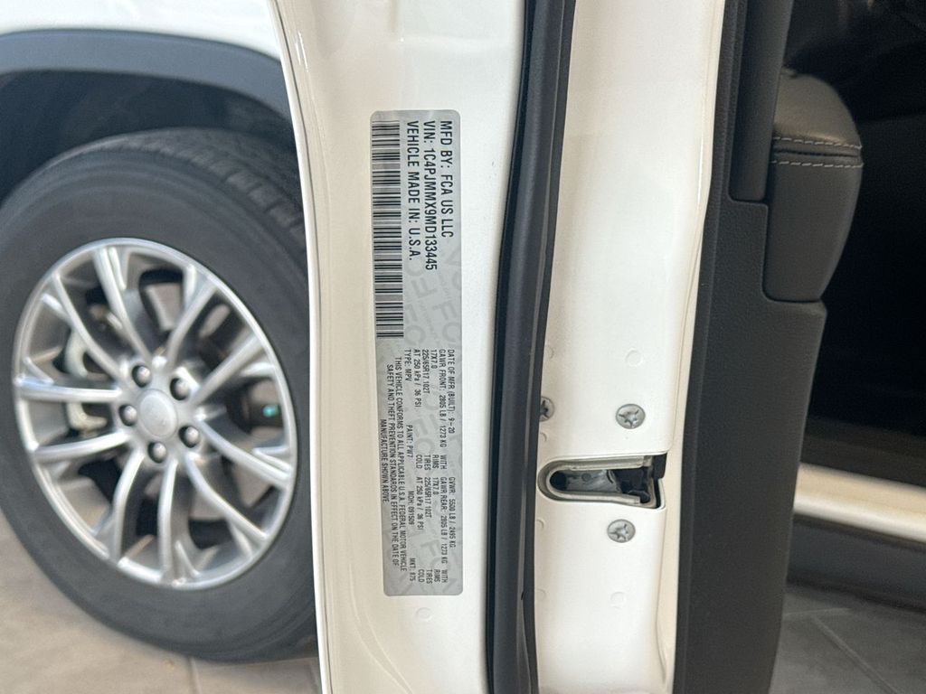 Thumbnail: 2021 Jeep Cherokee - 21