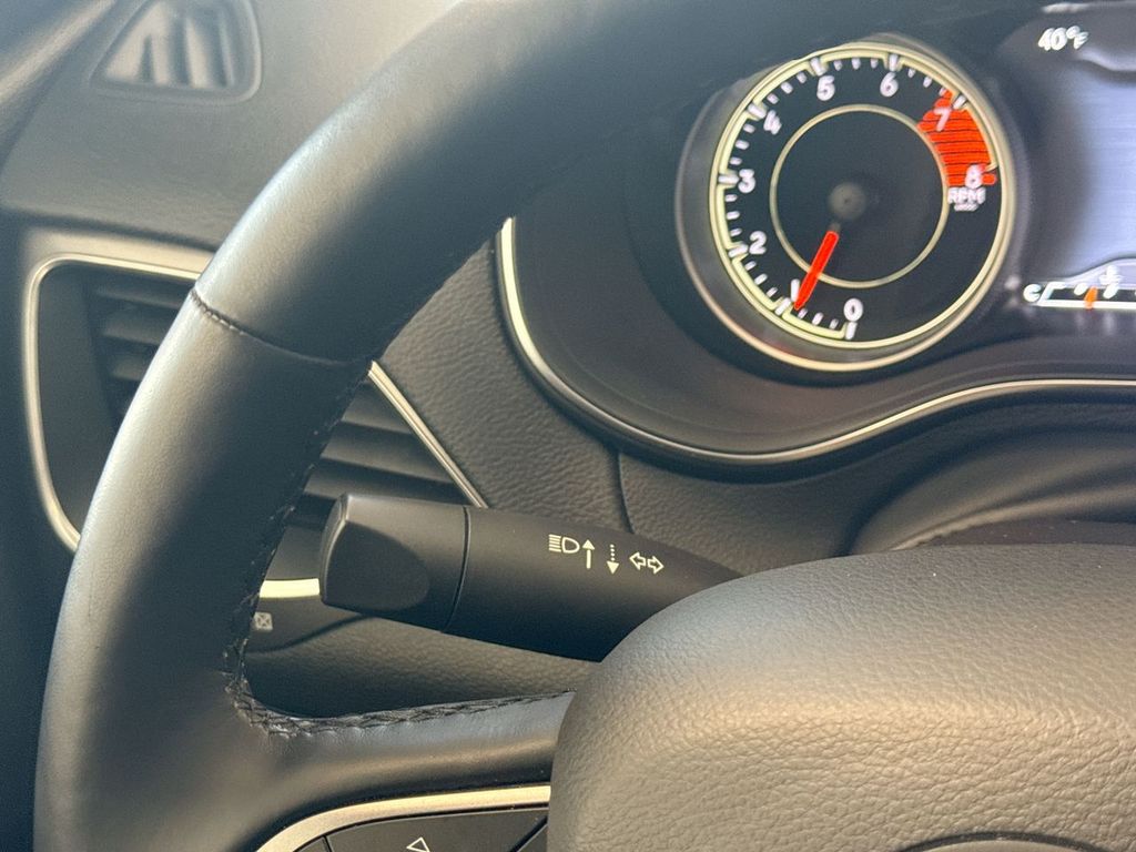 Thumbnail: 2021 Jeep Cherokee - 33