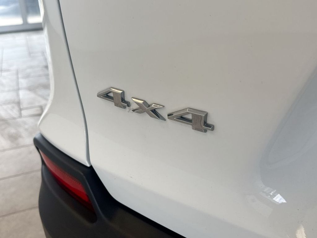 Thumbnail: 2021 Jeep Cherokee - 27