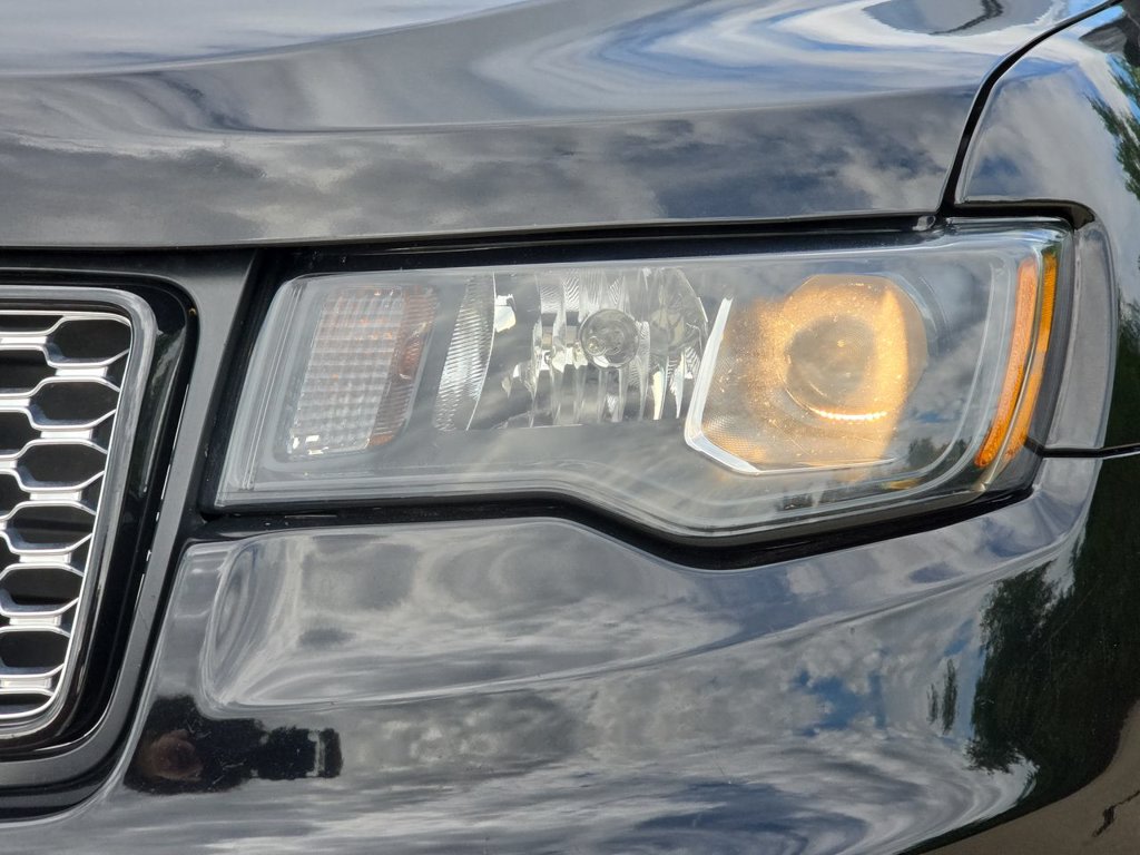 Thumbnail: 2018 Jeep Grand Cherokee - 24
