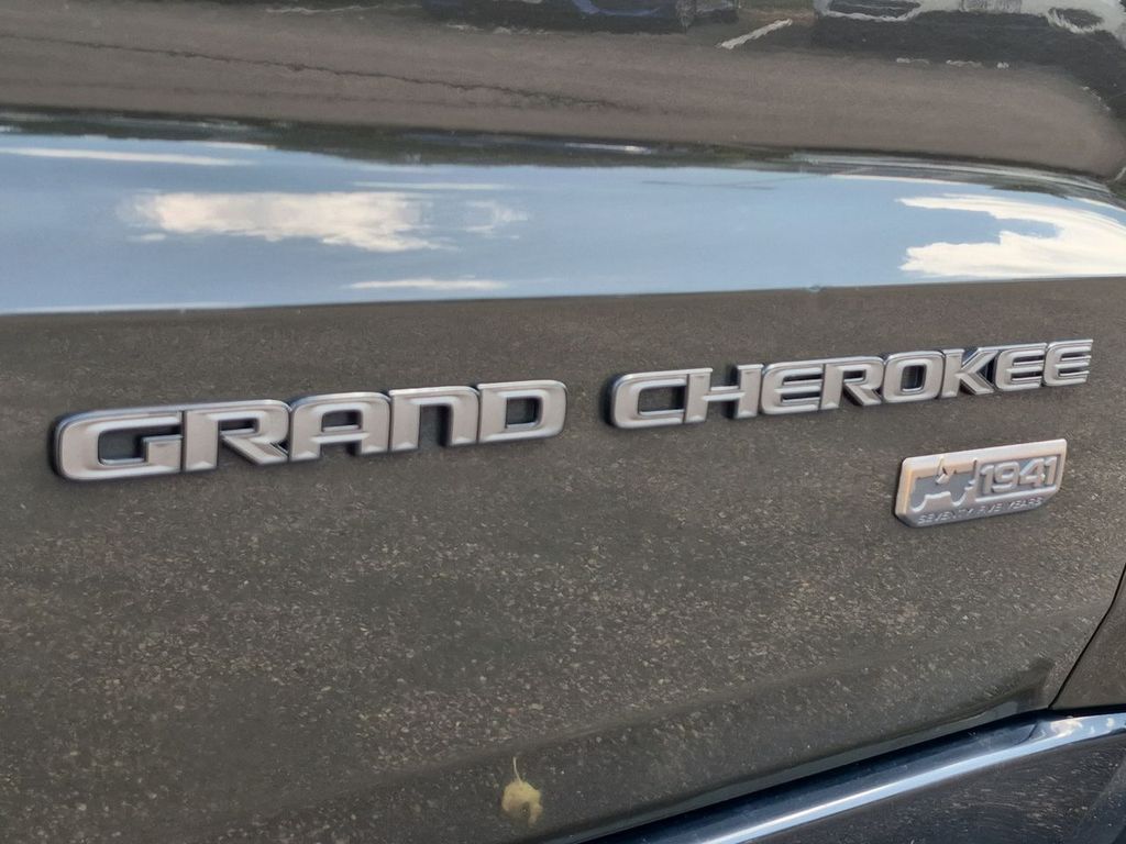 Thumbnail: 2016 Jeep Grand Cherokee - 25