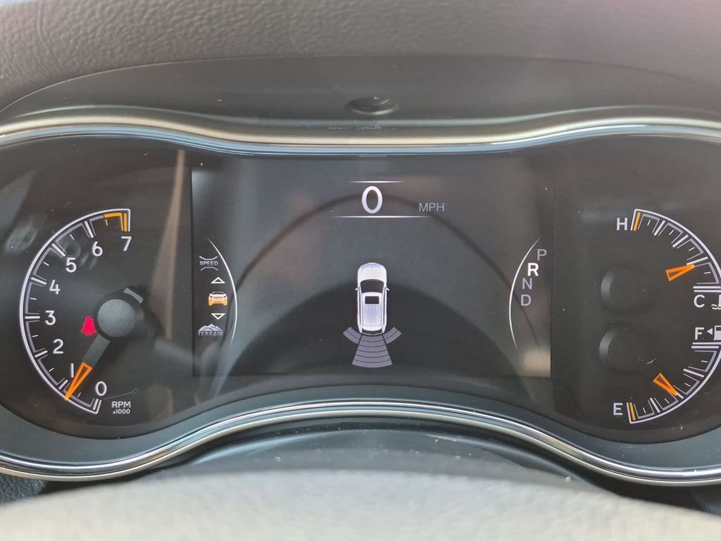 Thumbnail: 2016 Jeep Grand Cherokee - 16