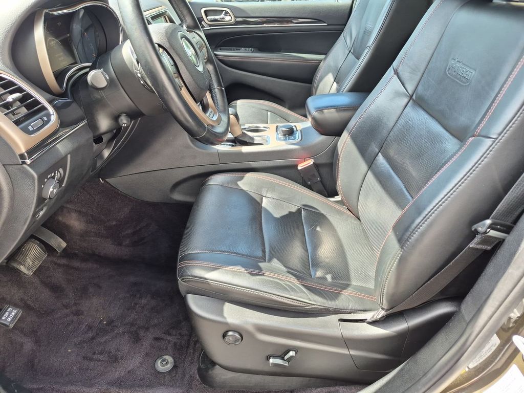Thumbnail: 2016 Jeep Grand Cherokee - 10