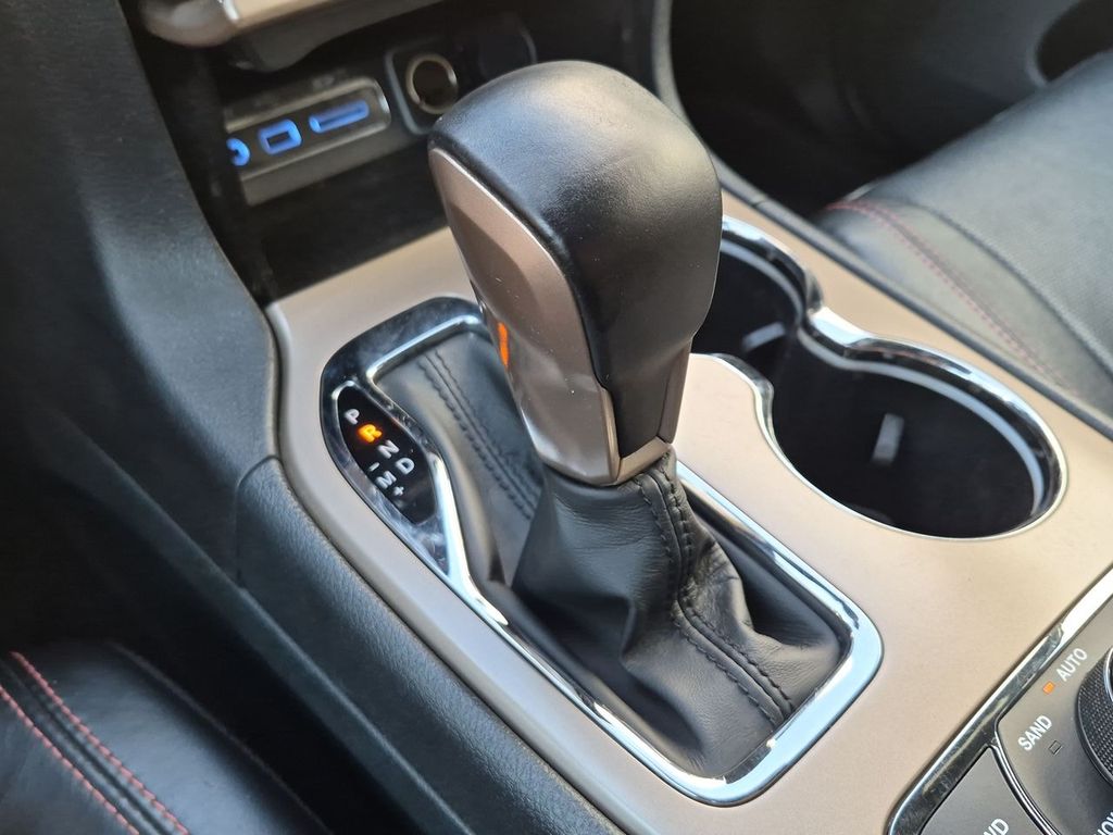 Thumbnail: 2016 Jeep Grand Cherokee - 15