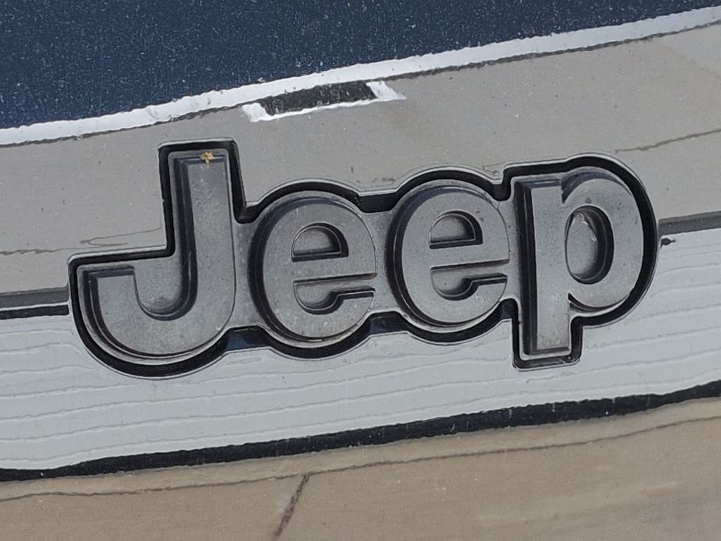 Thumbnail: 2021 Jeep Grand Cherokee L - 24